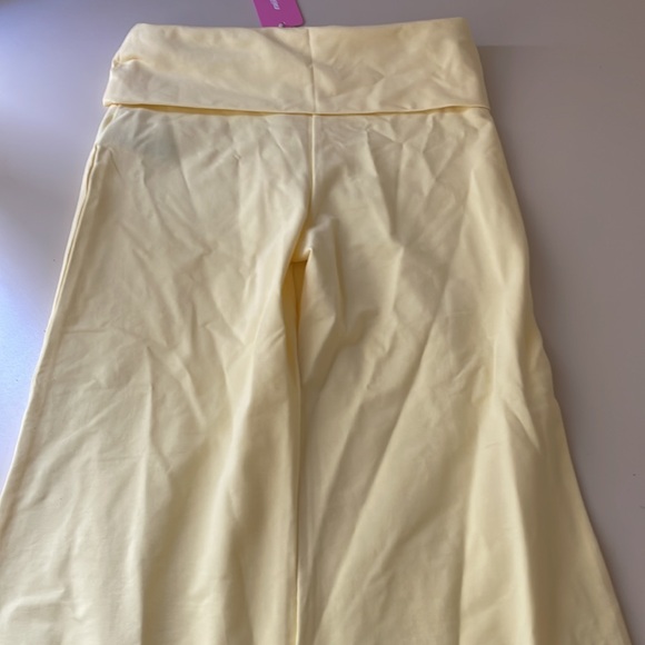 Edikted Yellow Foldover Yoga Pants - Picture 5 of 6
